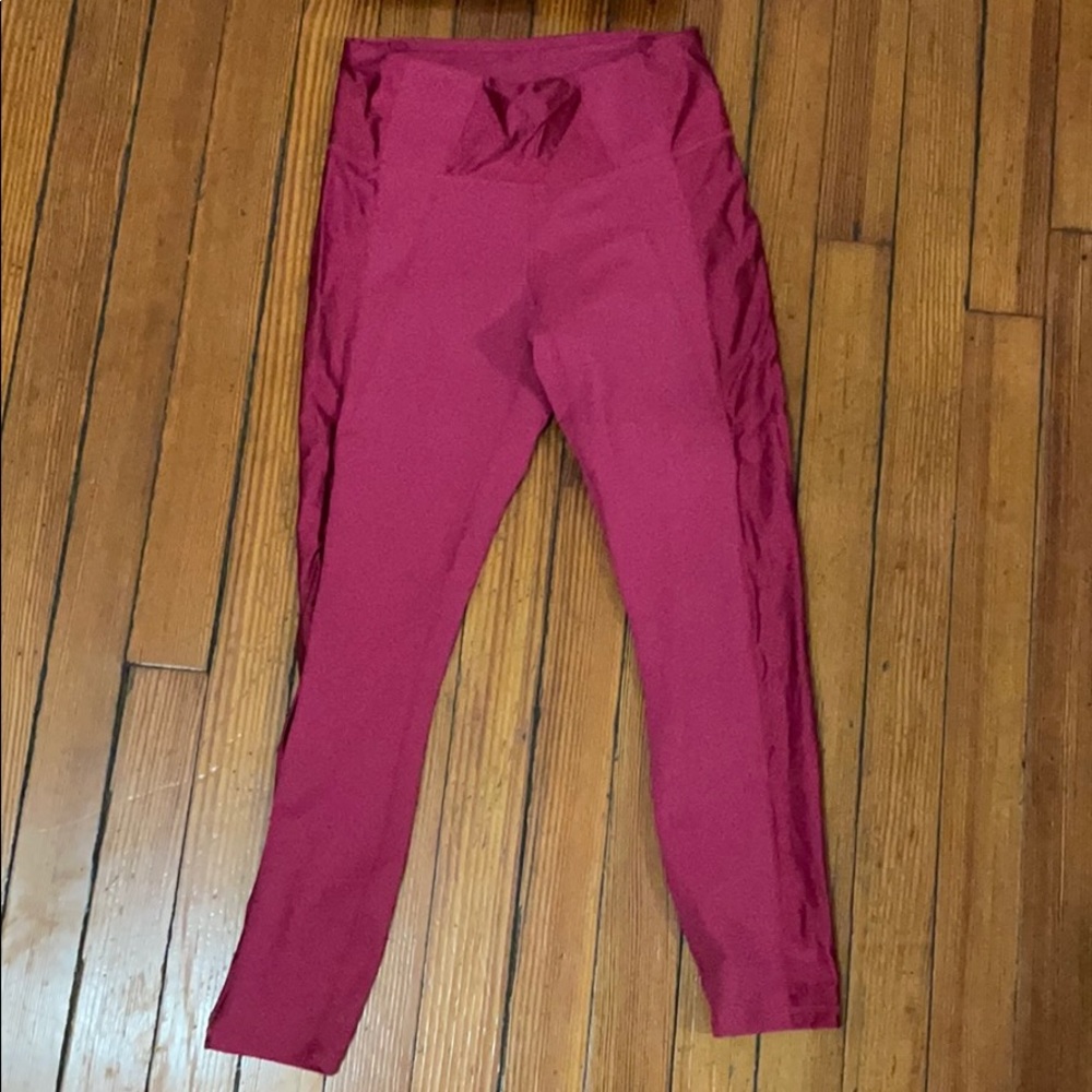Red power hold leggings